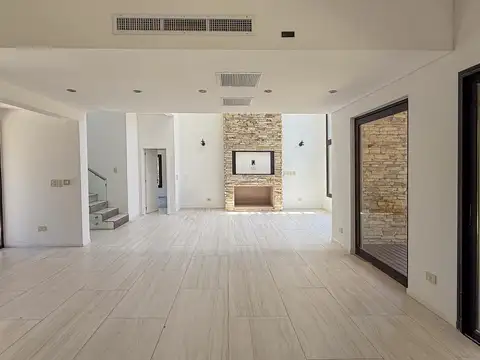 Casa en Alquiler de 3 dormitorios