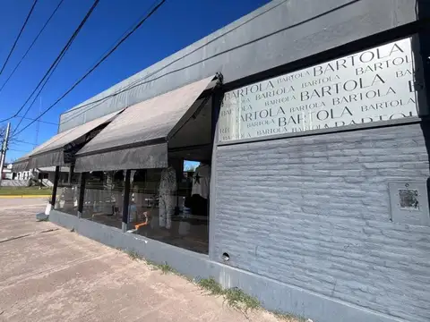 Avenida Rivadavia y Hipiloto Irigoyen