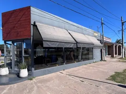 Avenida Rivadavia y Hipiloto Irigoyen