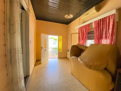 CASA EN VENTA 2 DORMITORIOS GARAGE PATIO