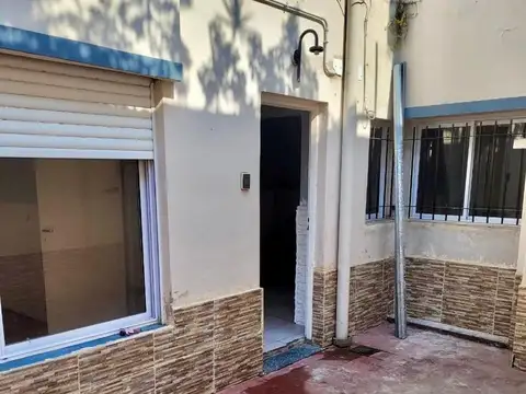Depto Tipo Casa 2 ambientes con 1 baño