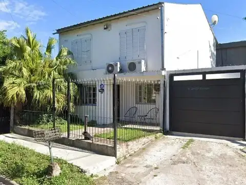 VENTA CASA MULTIFAMILIAR 5 AMB + 2 PH  CASTELAR