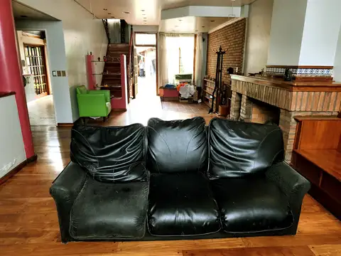 CASA 2 PLANTAS  CON GARAGE, PARQUE, PISCINA,  PARRILLA Y PLAY ROOM. ELIZALDE 300 AVELLANEDA