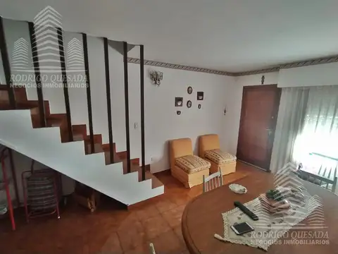 Depto Tipo Casa 5 ambientes con 2 baños