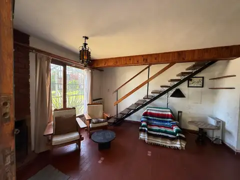 Casa 5 ambientes con 4 baños