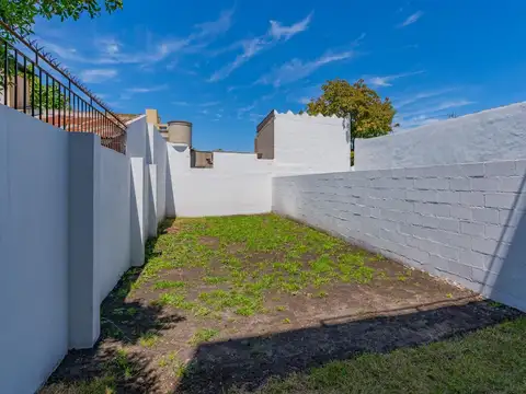 Depto Tipo Casa 2 ambientes con 1 baño