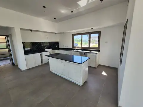 Casa en Venta en Lujan, USD 270.000