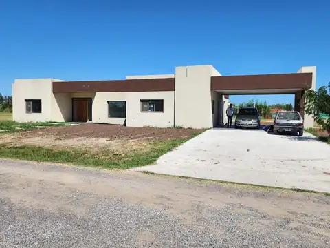 Casa en venta a estrenar en Comarcas de Lujan, San Roque, Lujan GBA Oeste