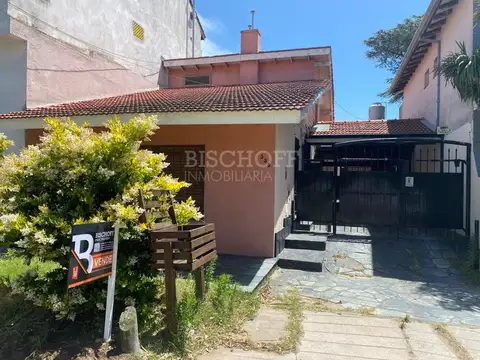 CASA 4 AMBIENTES CON COCHERA, MAS DEPARTAMENTO 3 AMBIENTES