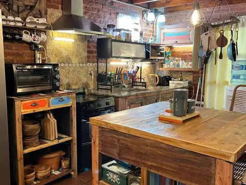 VENTA CASA 4 AMBIENTES CON PILETA Y QUINCHO EN UDAONDO. FINANCIACION DIRECTA