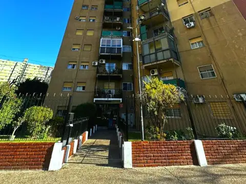 DEPARTAMENTO TRES AMBIENTES EN VENTA EN LA TORRE 10 DE LUGANO I Y II