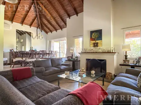 Casa en venta en Mayling Club de Campo, sobre lote de 200 m² para reciclar