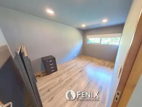 Casa en Alquiler con 2 cocheras