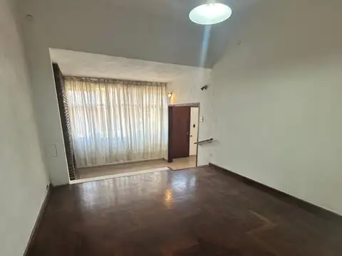 Casa en Alquiler en Bernal Oeste, $ 850.000