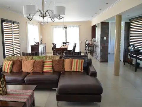 Casa en Venta de 5 dormitorios