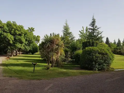 Casa 7 ambientes con 2 baños