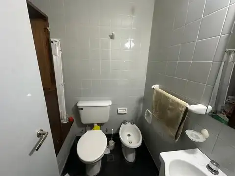 Oficina con cochera en Monserrat