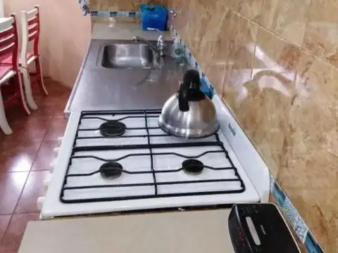 Casa 8 ambientes con 2 baños