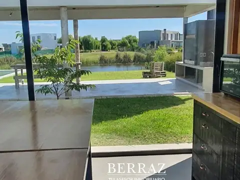 Venta Casa 2 Dormitorios Barrio El Naudir Aguas Privadas Lote de 852 m2 Escobar
