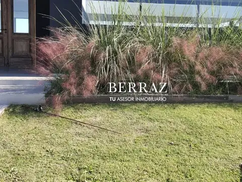 Venta Casa 2 Dormitorios Barrio El Naudir Aguas Privadas Lote de 852 m2 Escobar