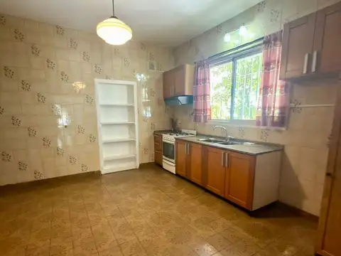 Depto Tipo Casa en Alquiler 43 años