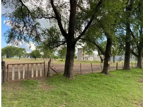 Venta de Campo de 512 has, con Casa Ppal, Casa de Caseros, G