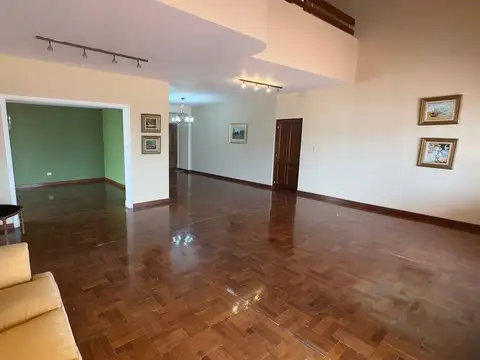Departamento 7 ambientes con 4 baños