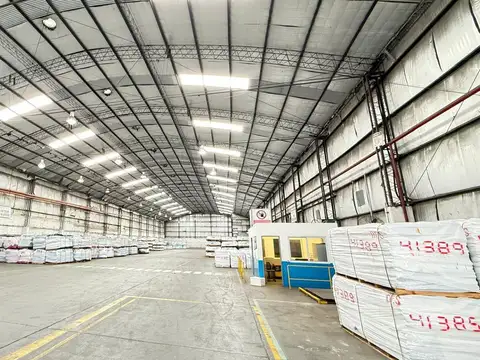 Excelente Deposito Nave Industrial de 8100 mts cub Parque Industrial Lanus