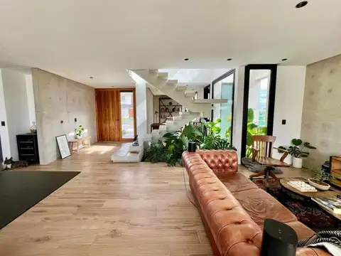 Casa 4 ambientes con 3 baños