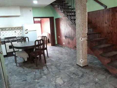 Casa 4 ambientes con terraza, doble cocina y 2 cocheras — ¡Ideal 2 familias! — Boulogne