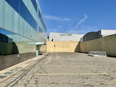 IMPORTANTE PISO DE OFICINAS EN MODERNO EDIFICIO A MTS. DE AU. PANAMERICANA, EN MARTINEZ.