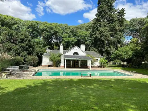 Casa en Venta con 5 cocheras