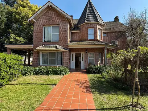 Venta Casa 5 ambientes Barrio Los Abedules I Apto crédito