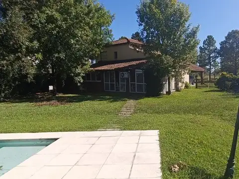 Casa en Alquiler de 4 dormitorios