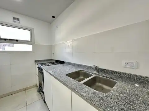 Departamento en Alquiler en Adrogue, $ 850.000