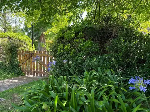 CASA EN VENTA 5 AMBIENTES CON PILETA, LOS LAGARTOS