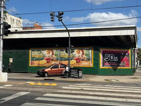 Galpon en Venta en Flores, USD 290.000