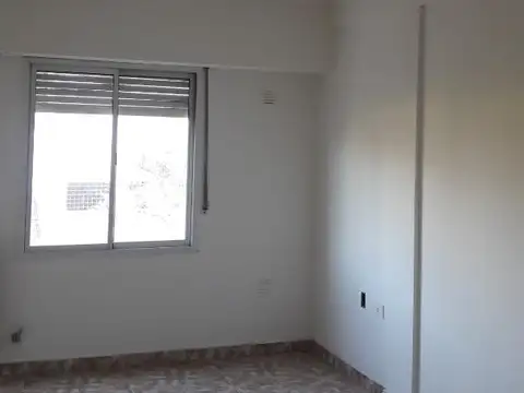 Castelli Y Brown 200, Piso 3