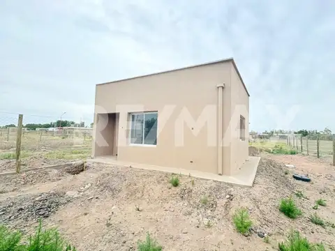Depto Tipo Casa en Venta en General Fernandez Oro, USD 110.000