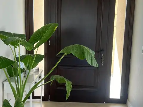 Casa 7 ambientes con 4 baños