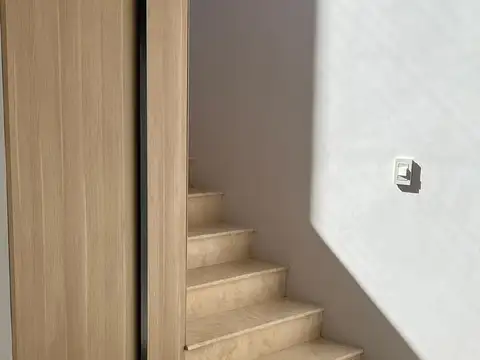 Casa en Venta con 6 cocheras