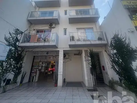 Departamento en  Monte Castro 2 ambientes Super luminoso  Segurola y Jonte