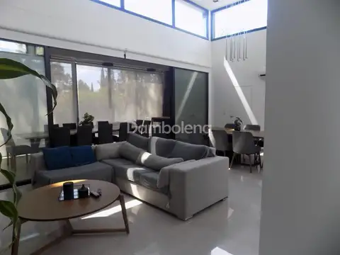 Casa  en Venta en Weston, Moreno, G.B.A. Zona Oeste