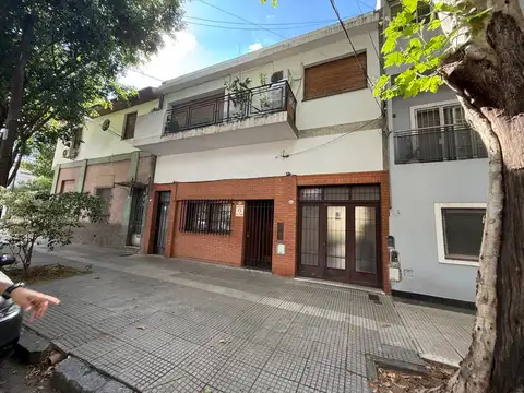 PH EN VENTA CON ENTRADA INDEPENDIENTE 4 AMBIENTES CON GARAGE Y TERRAZA