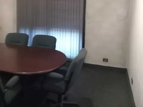 Avenida Hipolito Yrigoyen 400