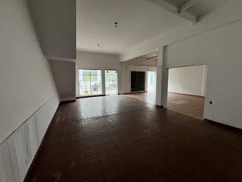 Local en Venta 71 años