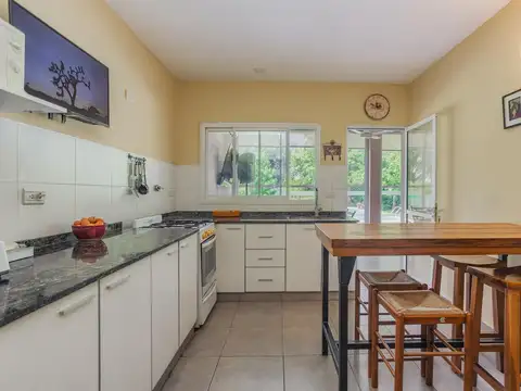 Casa 5 ambientes con 3 baños