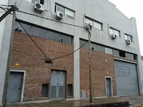 Alquiler de Depósito mixtura 3 en el Barrio de La Boca