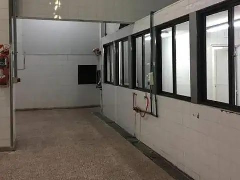 Galpon en Alquiler 19  mts Frente