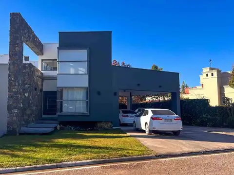 Calle Bernardo Ortiz s/n Vistalba 500